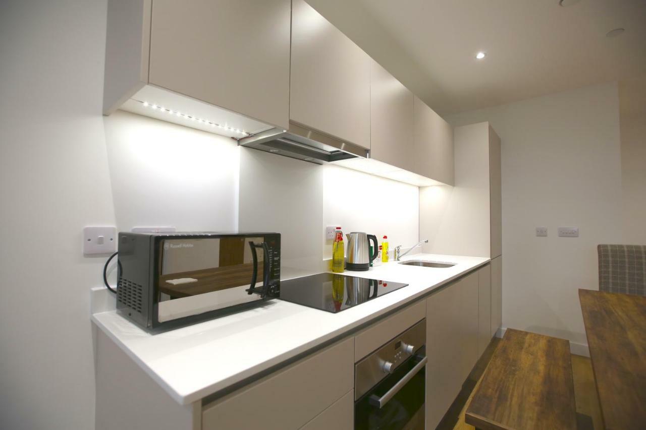 Infinity Apartments Брэкнэлл Экстерьер фото